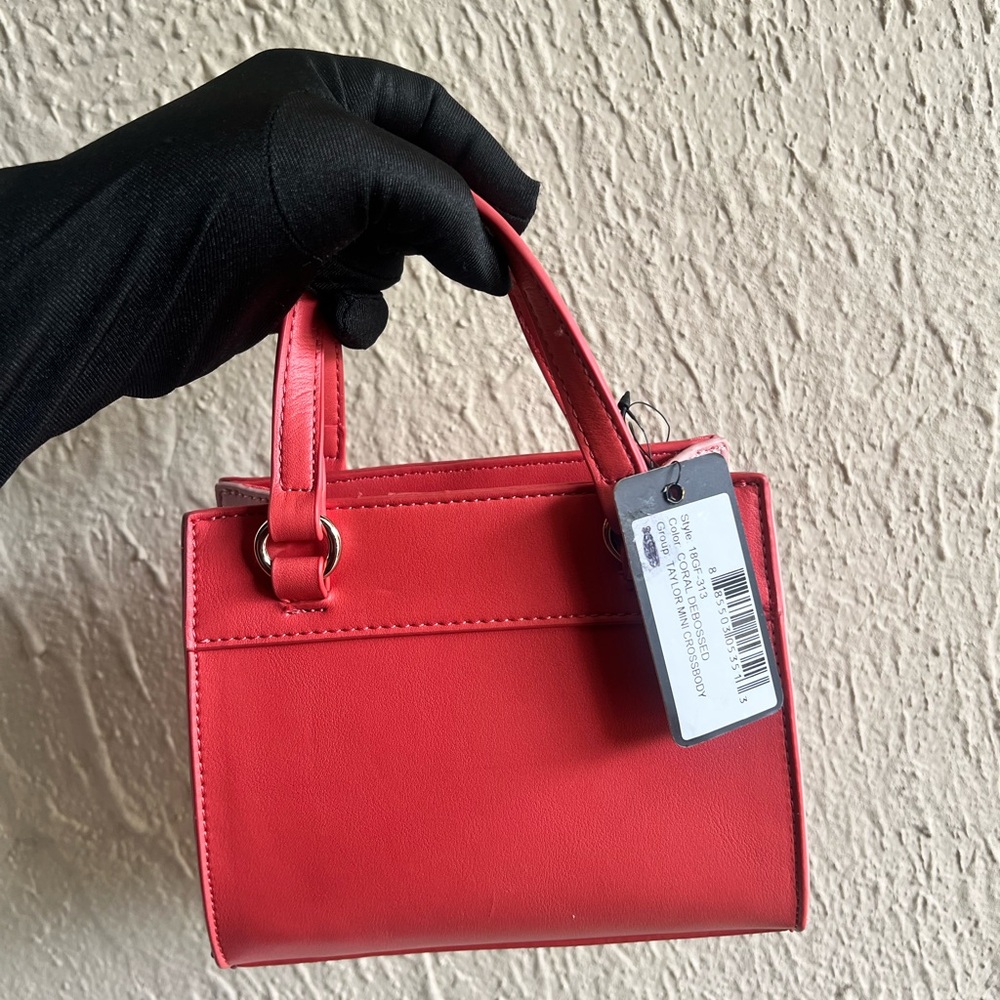 GUESS Pink Women's Handbag NWT - Picture 2 of 4
